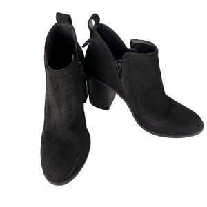 Madden Girl Black Faux Leather Slip on Ankle Boots. Chunky Heel Size 9